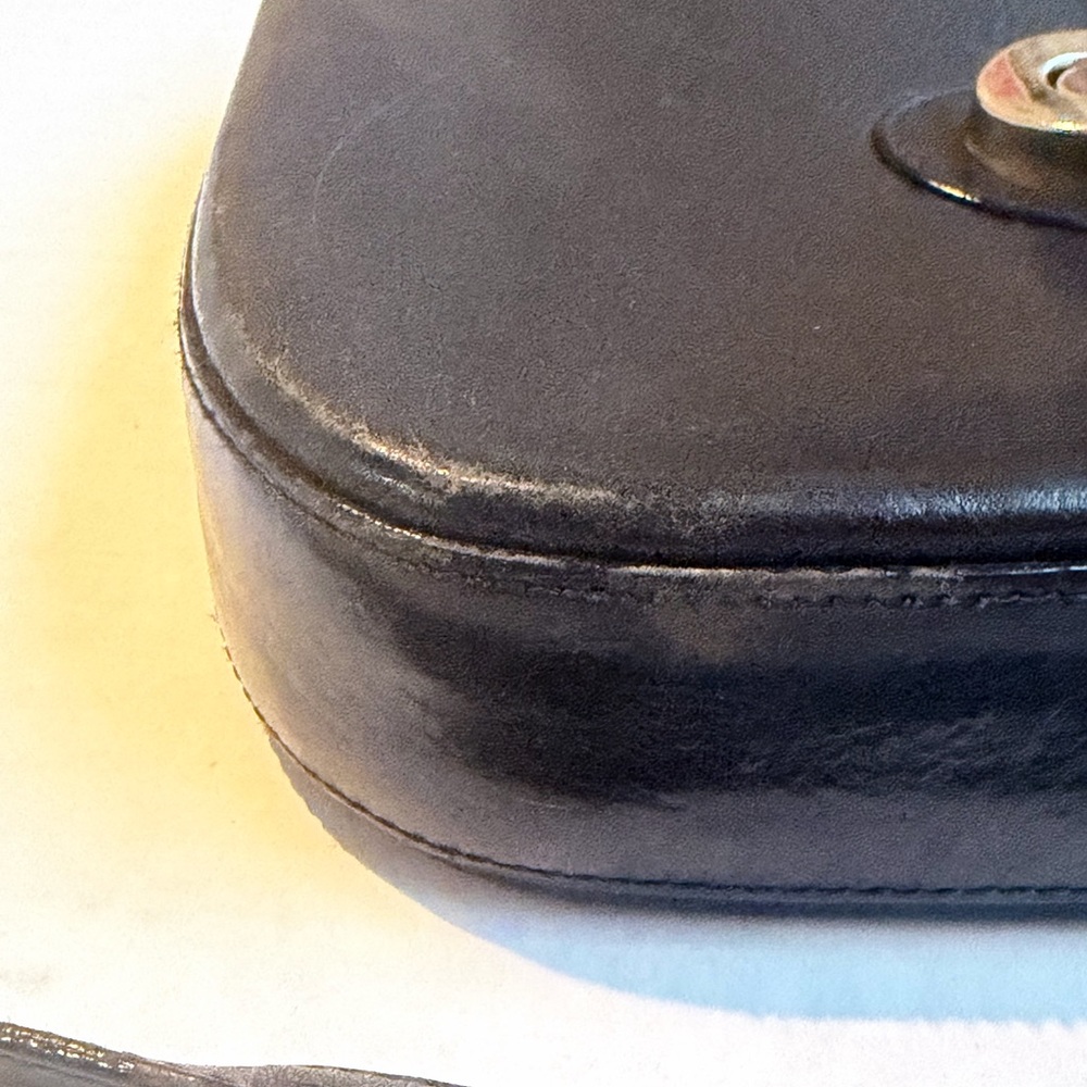 Vintage Oroton Black Leather Crossbody Bag with Gold-Tone Hardware Australia - Picture 6 of 8